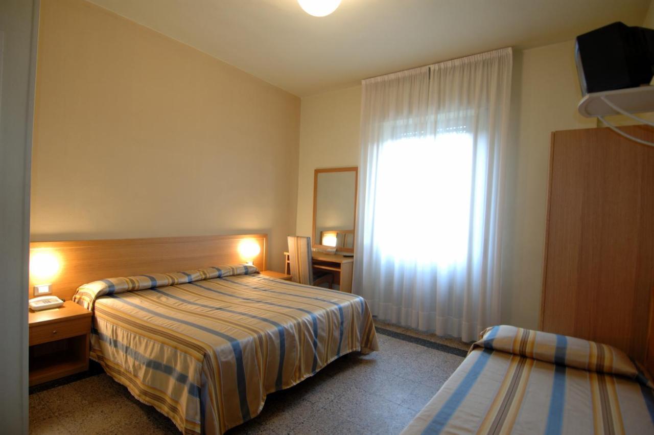 Hotel Moderno Піза Номер фото