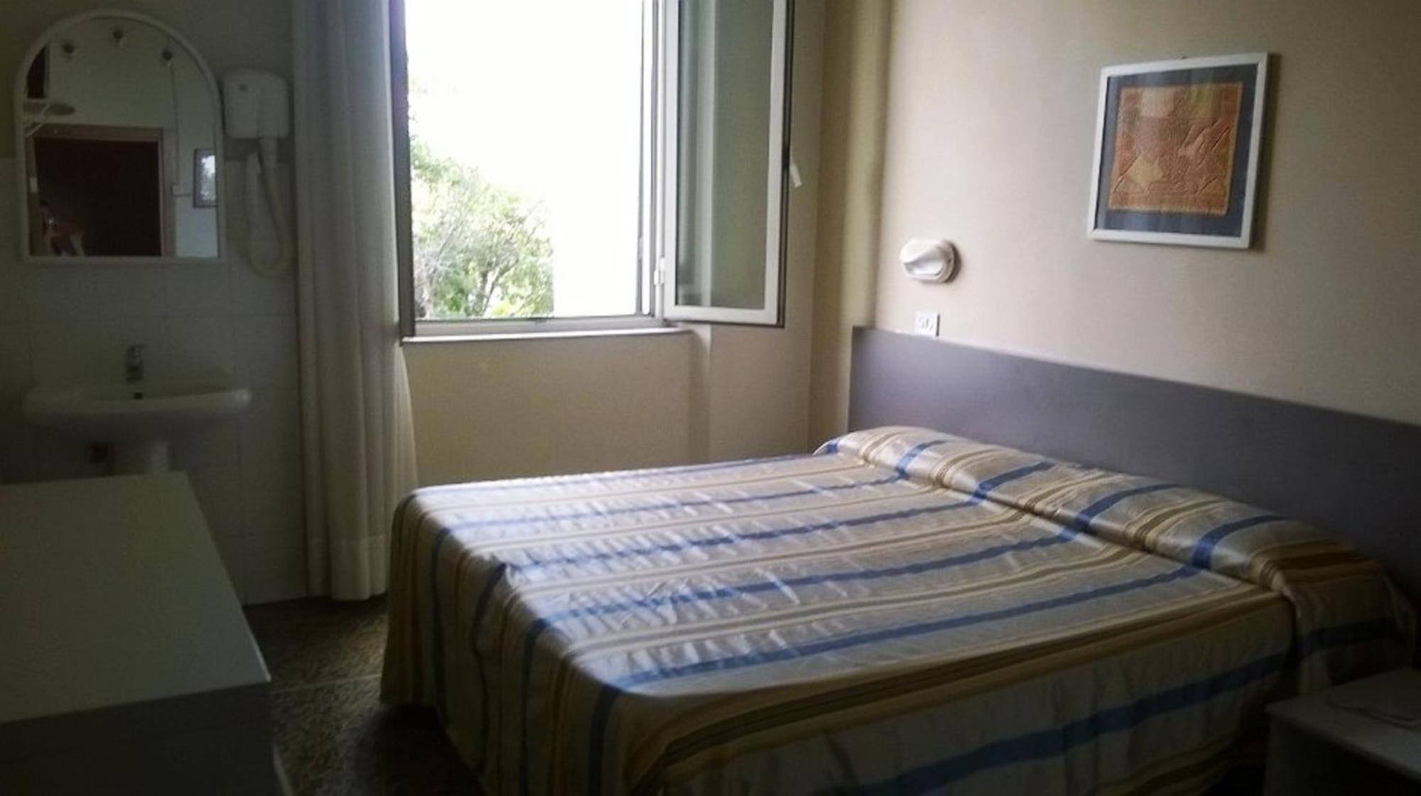 Hotel Moderno Піза Номер фото