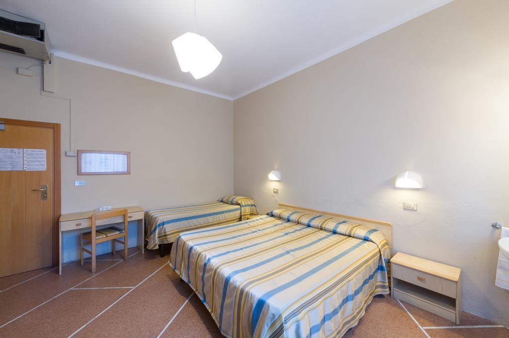 Hotel Moderno Піза Екстер'єр фото