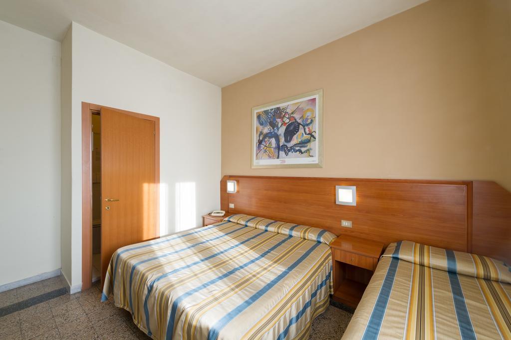 Hotel Moderno Піза Екстер'єр фото