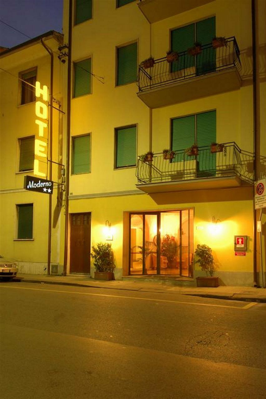 Hotel Moderno Піза Екстер'єр фото