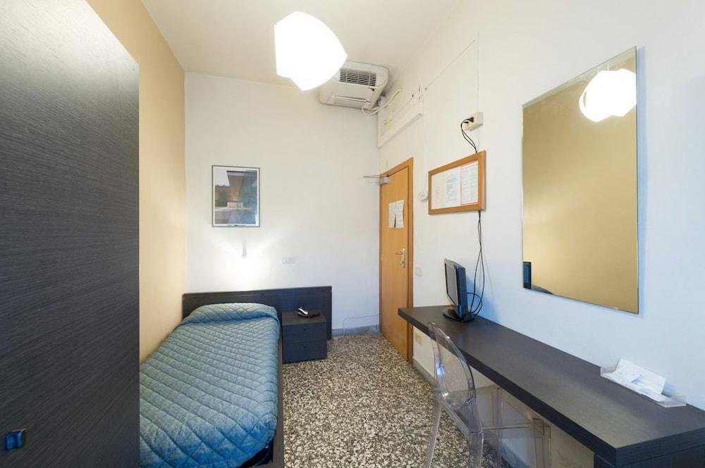 Hotel Moderno Піза Екстер'єр фото