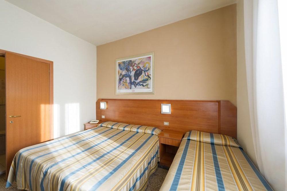 Hotel Moderno Піза Екстер'єр фото