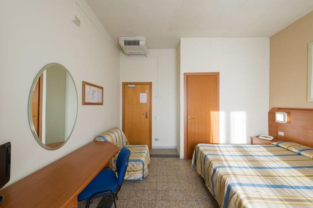 Hotel Moderno Піза Екстер'єр фото