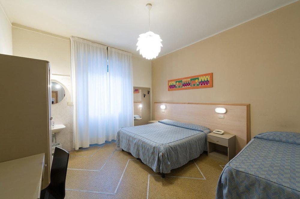 Hotel Moderno Піза Екстер'єр фото