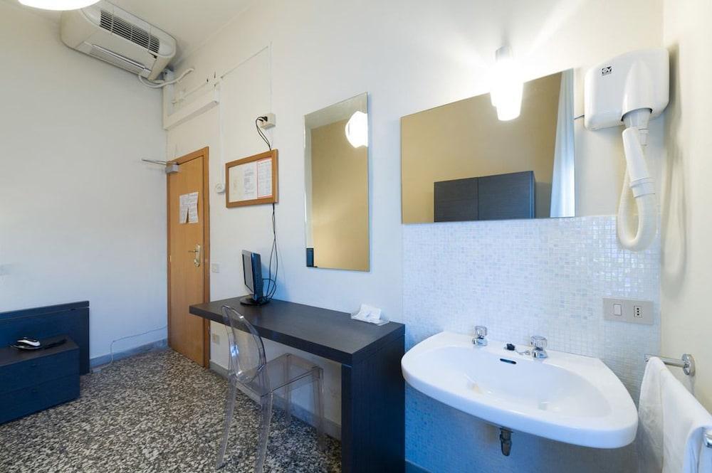 Hotel Moderno Піза Екстер'єр фото