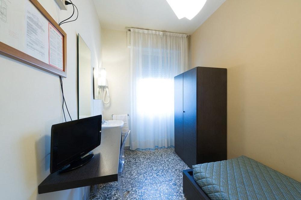 Hotel Moderno Піза Екстер'єр фото