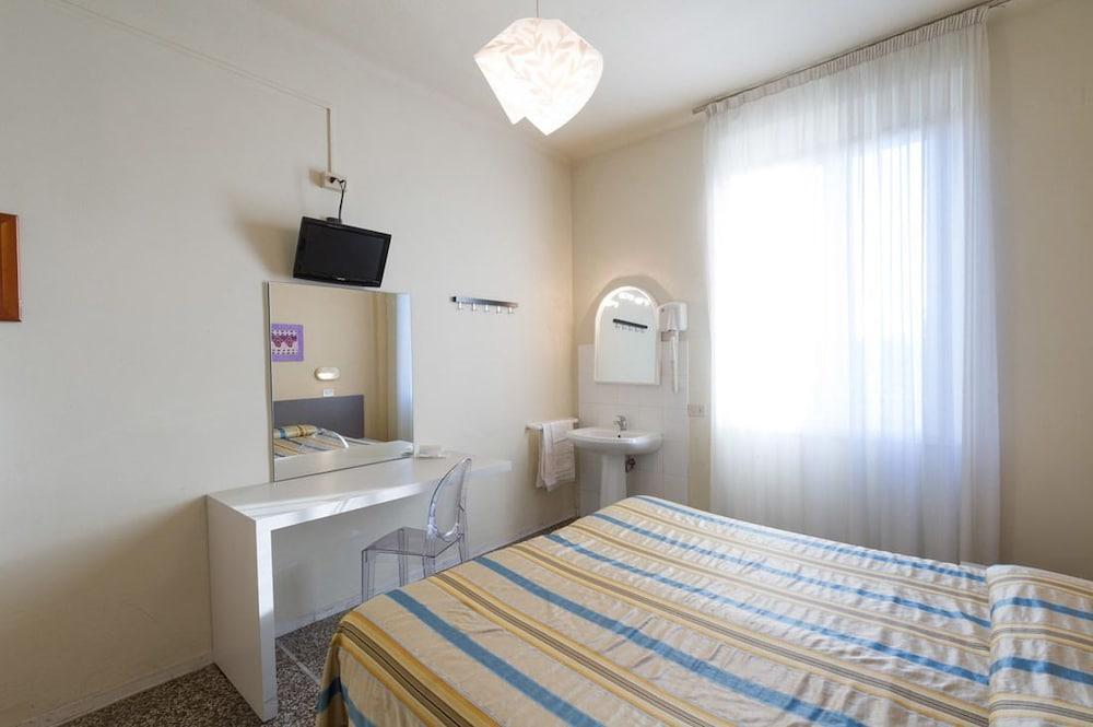 Hotel Moderno Піза Екстер'єр фото