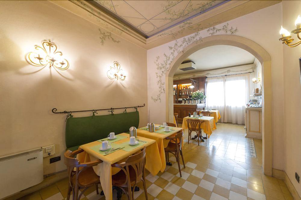 Hotel Moderno Піза Екстер'єр фото