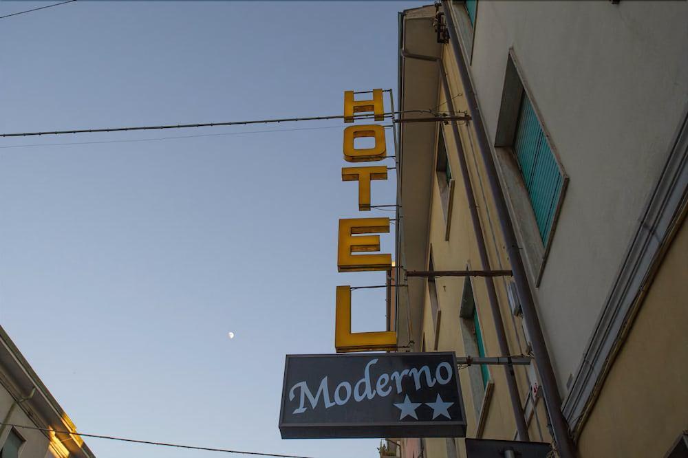 Hotel Moderno Піза Екстер'єр фото